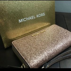 Michael Kors Jet Set Lg Phone Wristlet